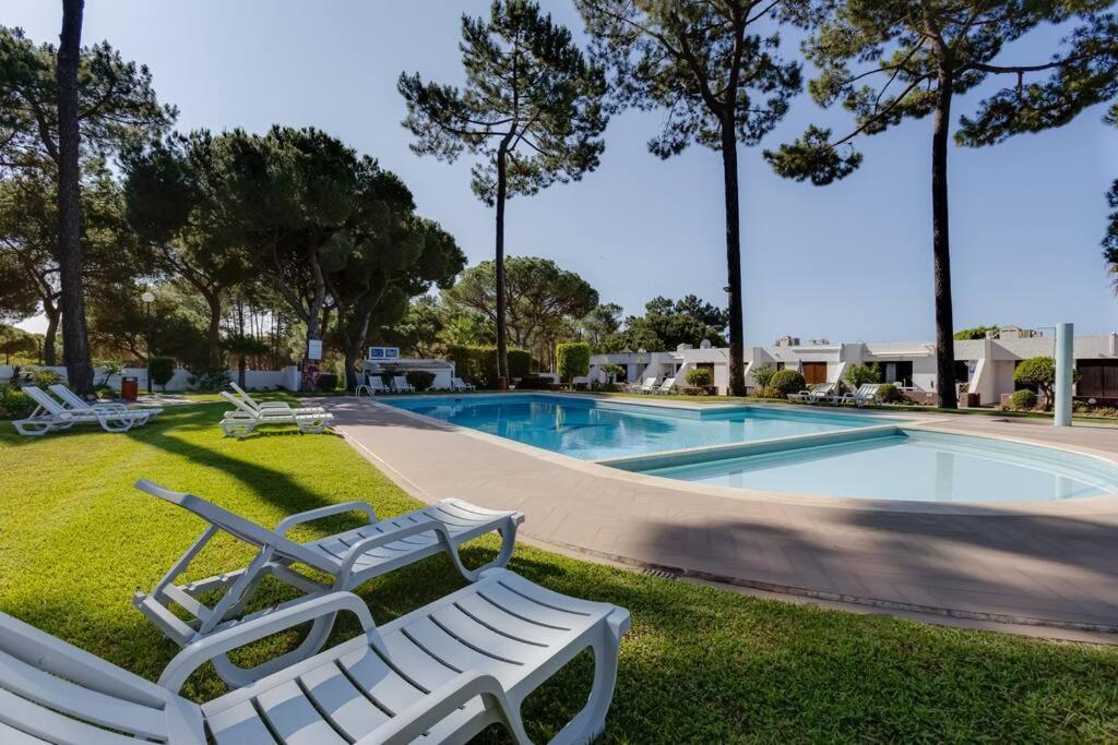 Planalto - Cosy House For 4 In A Private Condo With Pool At Vilamoura Quarteira Esterno foto